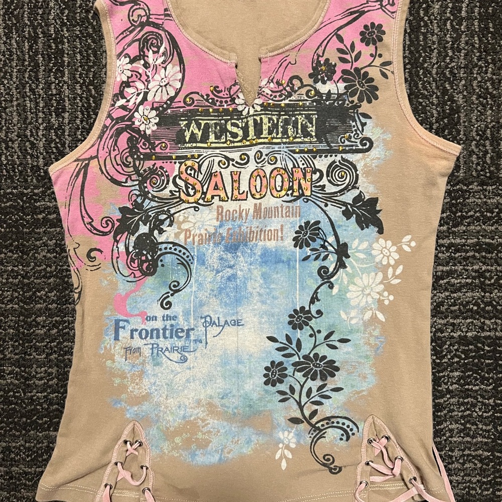 Graphic tees - Picture 6 of 8
